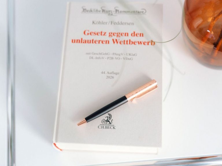 Justitia mit Waagschale und Schwert Foto: Sasun Bughdaryan/ unsplash